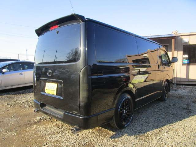 Toyota Regius Ace 3