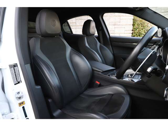 Alfa Romeo Stelvio 12