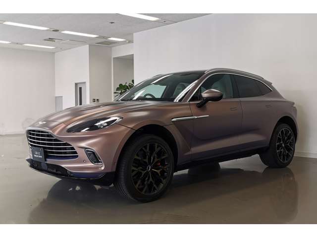Aston Martin DBX 11