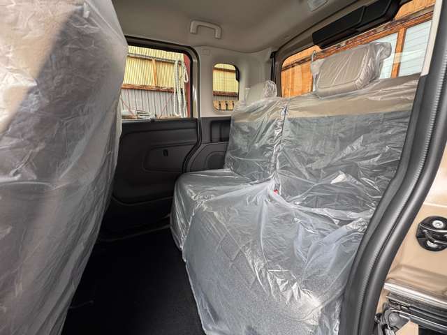 Mitsubishi Delica Mini 8