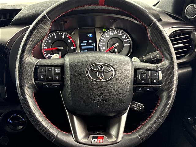 Toyota Hilux 5