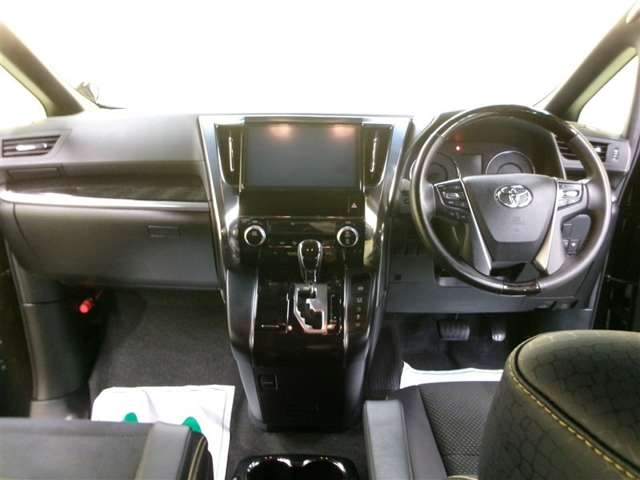 Toyota Vellfire 3