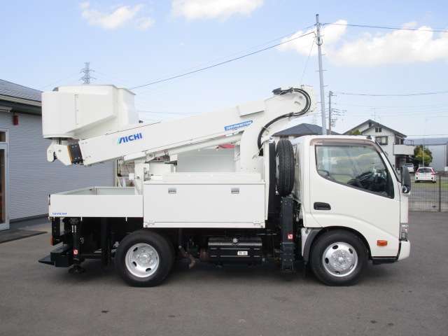 Hino Dutro 5