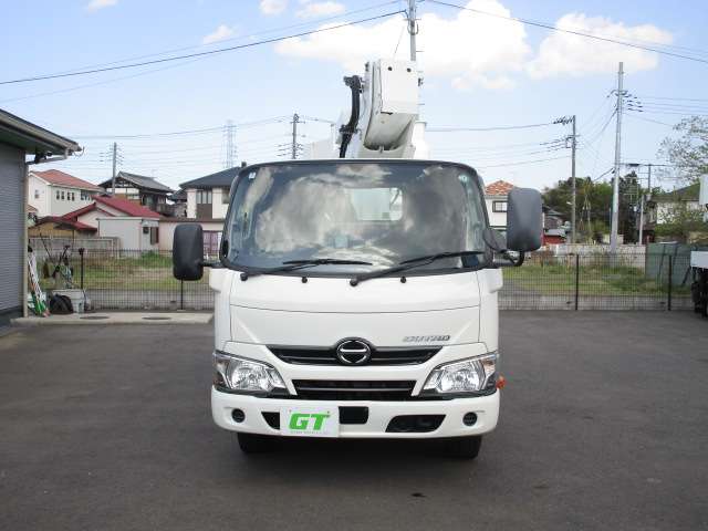 Hino Dutro 7