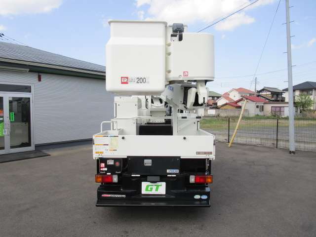Hino Dutro 8