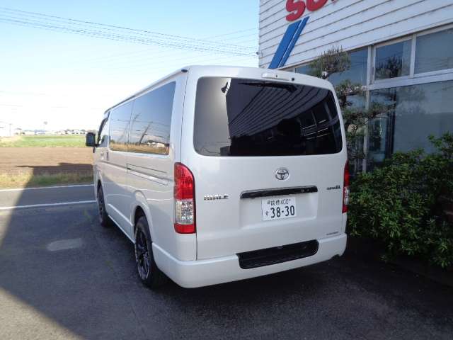 Toyota Hiace Van 2