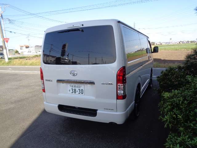 Toyota Hiace Van 3