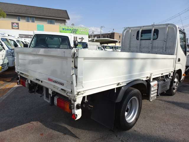 Hino Dutro 12