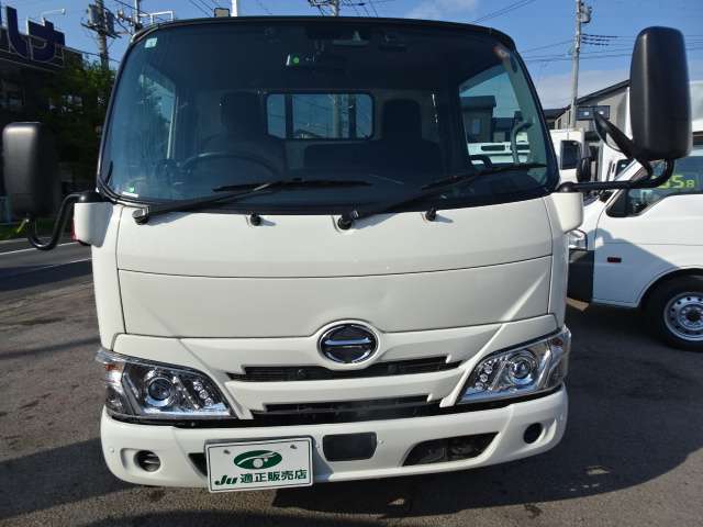 Hino Dutro 9