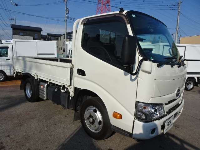 Hino Dutro 10