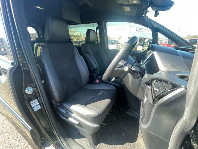 Toyota Voxy 6