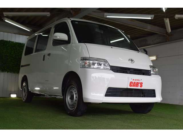 Toyota Town Ace Van 12
