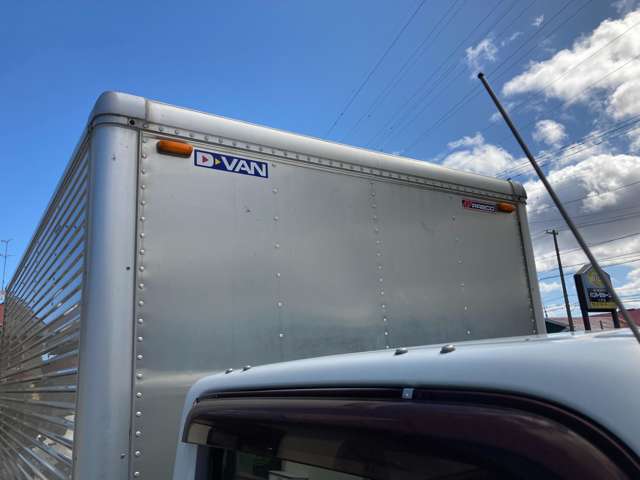 Mitsubishi Fuso Canter 12
