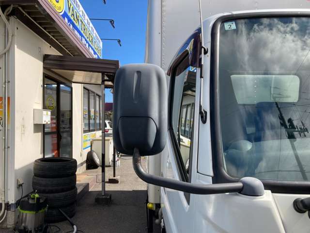 Mitsubishi Fuso Canter 9