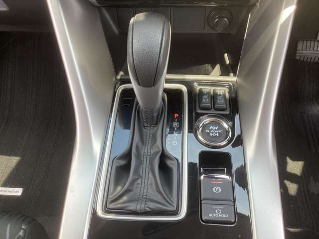Mitsubishi Eclipse Cross 8