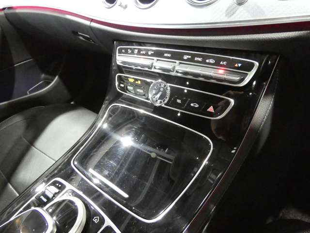 Mercedes-Benz E-Class All-Terrain 11