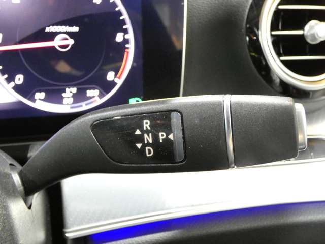 Mercedes-Benz E-Class All-Terrain 12