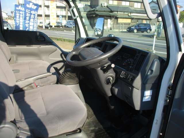 Isuzu Elf 12