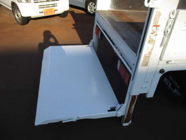 Isuzu Elf 9