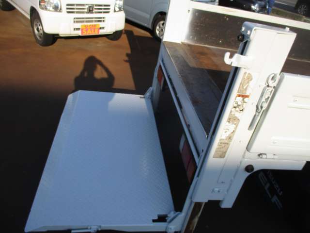 Isuzu Elf 10