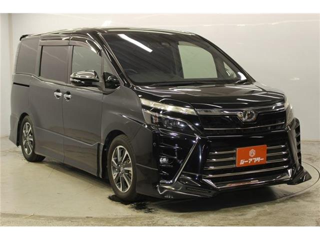 Toyota Voxy 4