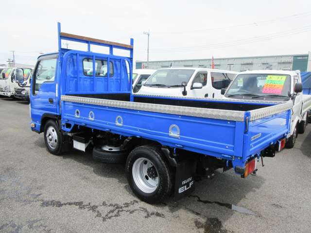 Isuzu Elf 12