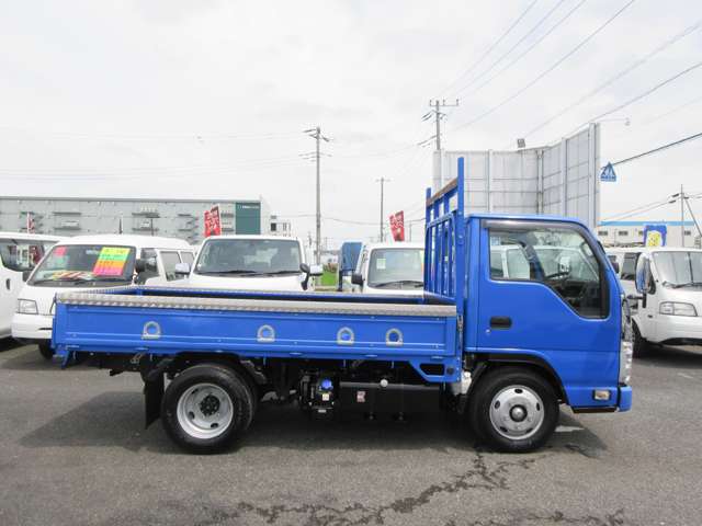 Isuzu Elf 7