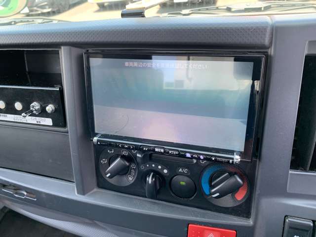 Isuzu Elf 12