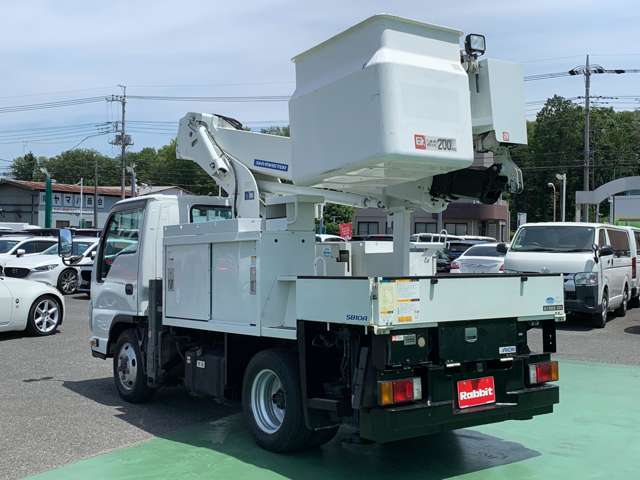 Isuzu Elf 3
