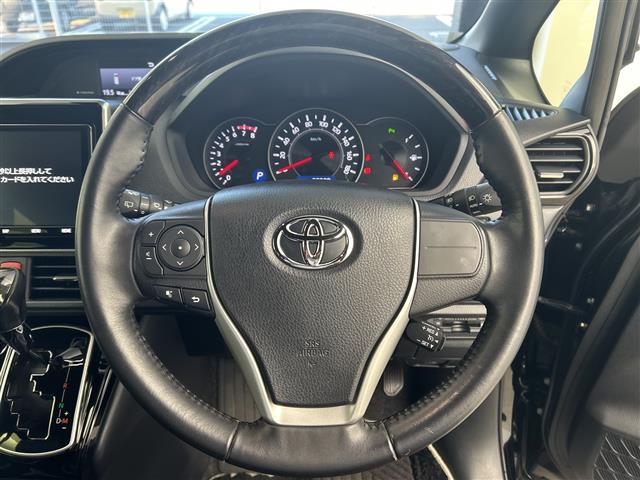 Toyota Noah 8
