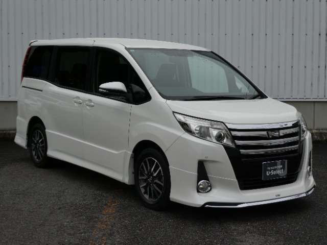 Toyota Noah 3
