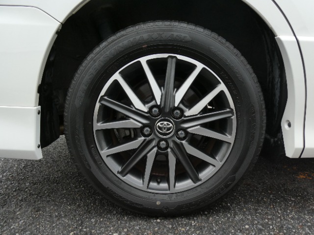Toyota Noah 10