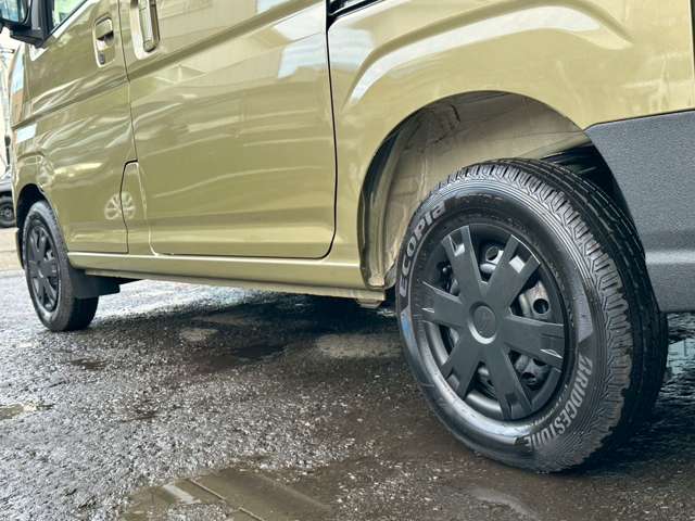 Daihatsu Hijet Deck Van 11