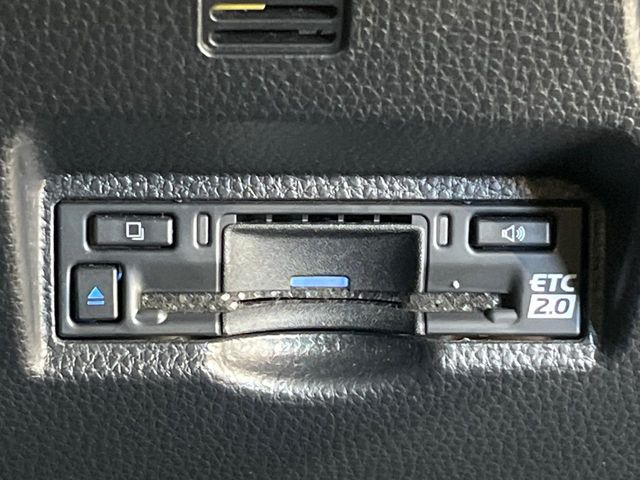 Toyota Voxy 7