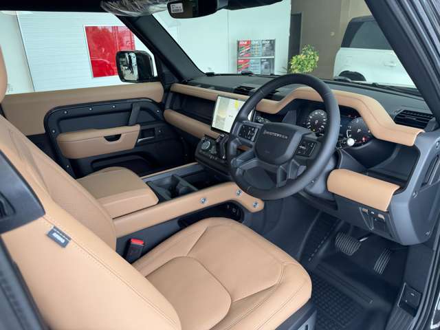 Land Rover Defender 12