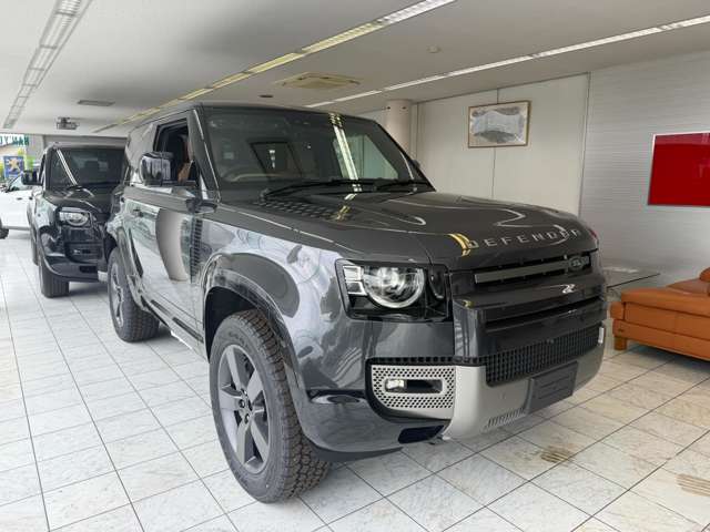 Land Rover Defender 8