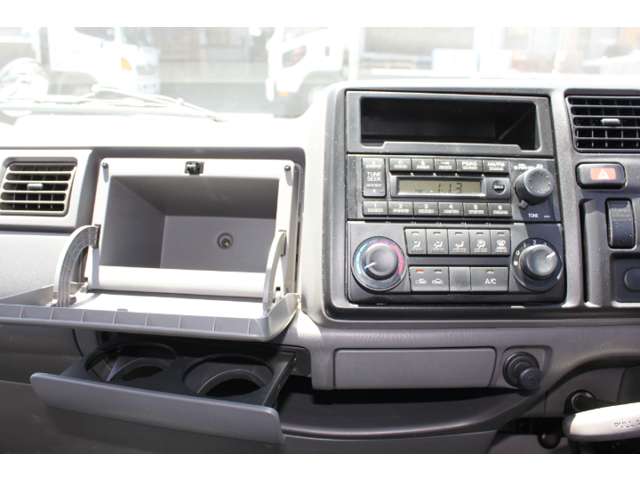 Mazda Titan Dash 12