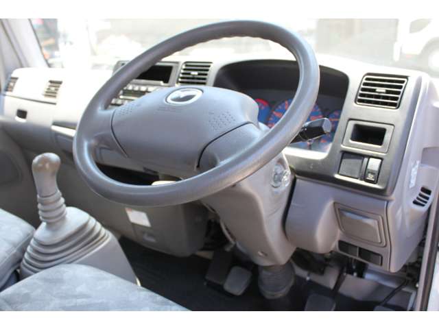 Mazda Titan Dash 8
