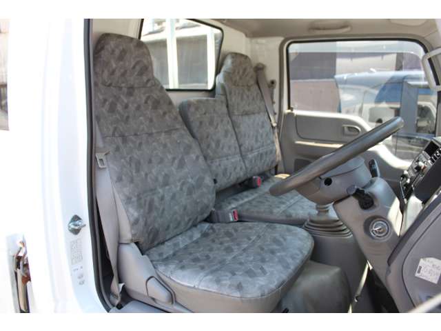 Mazda Titan Dash 10