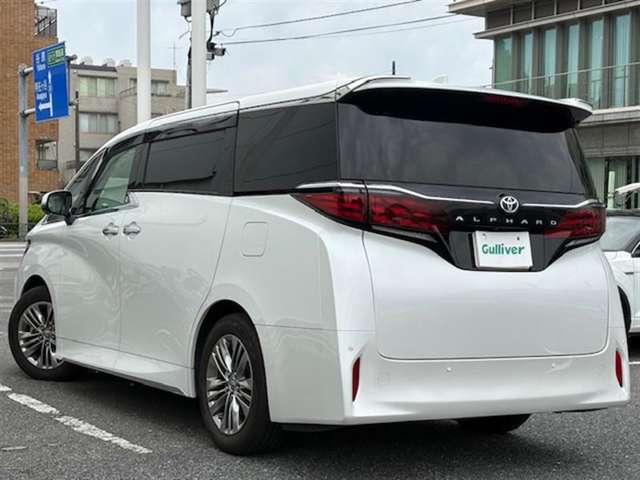 Toyota Alphard 5