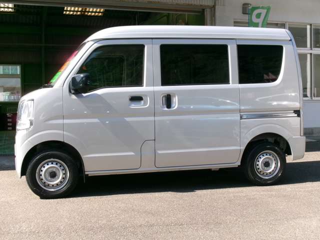 Nissan NV100 Clipper 3
