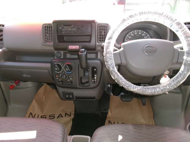 Nissan NV100 Clipper 4