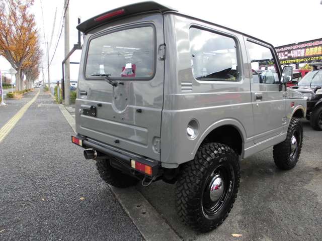 Suzuki Jimny 6