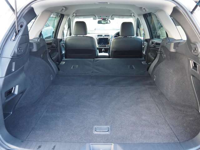Subaru Legacy Outback 11