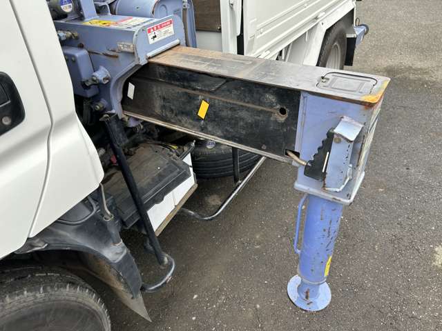 Hino Dutro 12