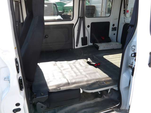 Daihatsu Hijet Cargo 12