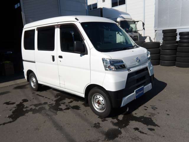 Daihatsu Hijet Cargo 3