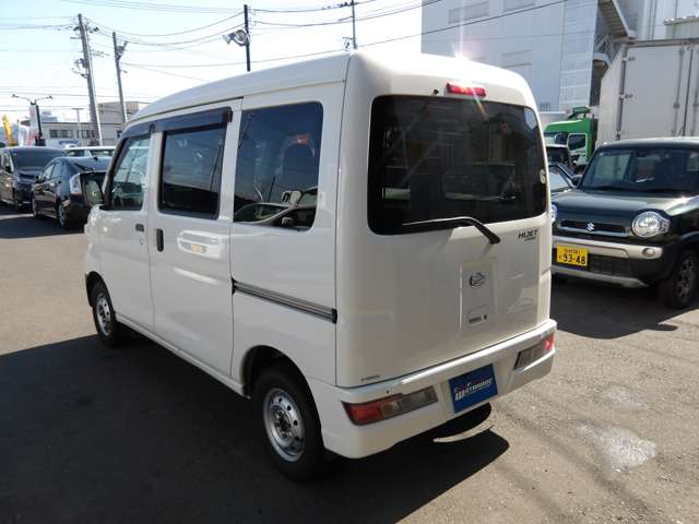 Daihatsu Hijet Cargo 6