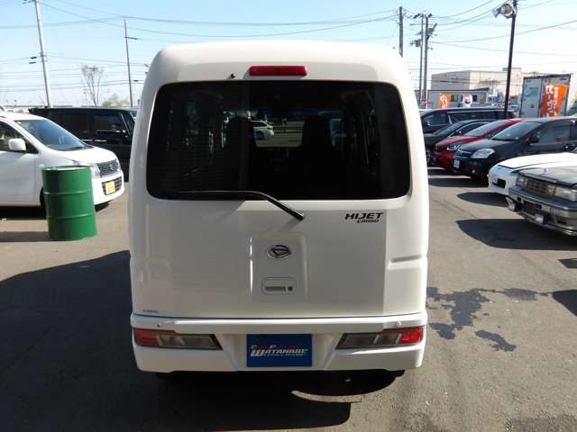 Daihatsu Hijet Cargo 7