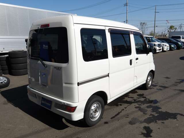 Daihatsu Hijet Cargo 8